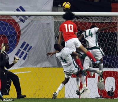 السعودية تتعادل مع كوريا الجنوبية ومصيرها في "درة الملاعب"