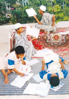 الدروس الخصوصية.. أين الحل؟