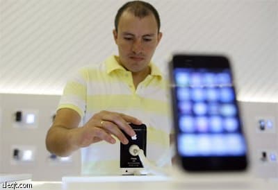الهاتف النقال الجديد iPhone 3GS  يطرح في أسواق أسبانيا و بريطانيا.