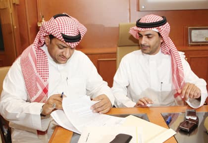 الاتحاد يوقع عقد بقاء مبروك 5 سنوات دون حضوره
