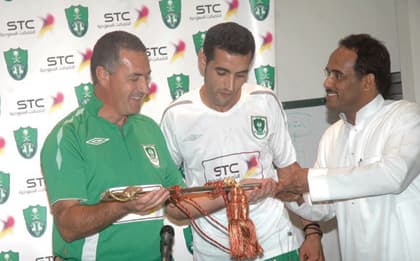 لا أحتاج إلى مدافع .. وإذا تكاتفنا سيصل الأهلي إلى كأس العالم