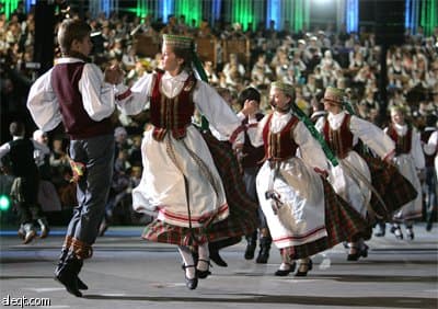 انطلقت فعاليات مهرجان عيد الأغنية الشعبي في كل من استونيا و لاتفيا و ليتوانيا وفيلنيوس.