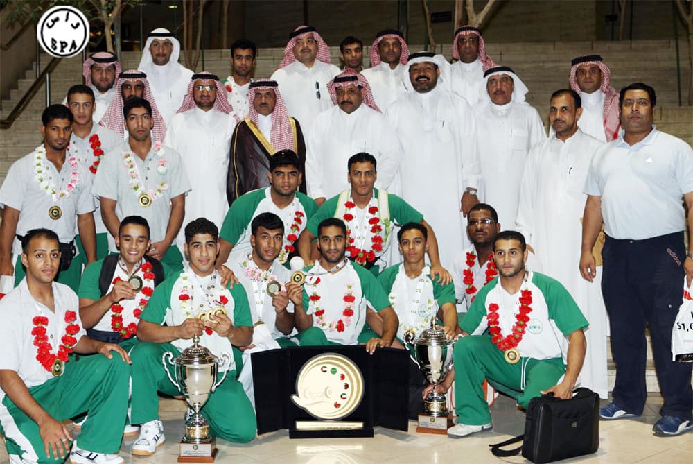 عادت بعثة منتخب المملكة لرفع الأثقال للكبار والشباب قادمة من دولة الإمارات العربية المتحدة بعد حصولها على المركز الأول في البطول