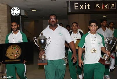 عادت بعثة منتخب المملكة لرفع الأثقال للكبار والشباب قادمة من دولة الإمارات العربية المتحدة بعد حصولها على المركز الأول في البطول