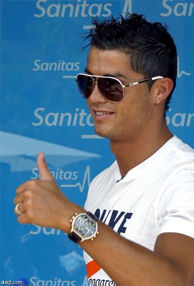 النجم البرتغالي كريستيانو رونالدو يخضع للفحوص الطبيةفي مدريد استعدادا لتقديمه لوسائل الإعلام المحلية والعالمية مساء اليوم كلاعب 