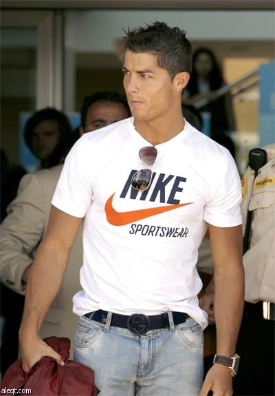 النجم البرتغالي كريستيانو رونالدو يخضع للفحوص الطبيةفي مدريد استعدادا لتقديمه لوسائل الإعلام المحلية والعالمية مساء اليوم كلاعب 