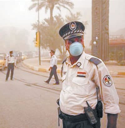 التحذير من عاصفة تحمل 2.4 مليار طن من الأتربة .. وتقترب من دول الخليج