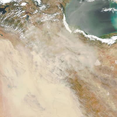 التحذير من عاصفة تحمل 2.4 مليار طن من الأتربة .. وتقترب من دول الخليج