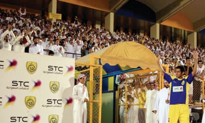 20 مشجعا يقتحمون مران النصر لعيون السهلاوي وسعد