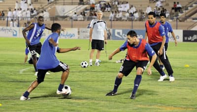 القطط تغزو الهلال.. وتسويق ويلي سريا في النمسا