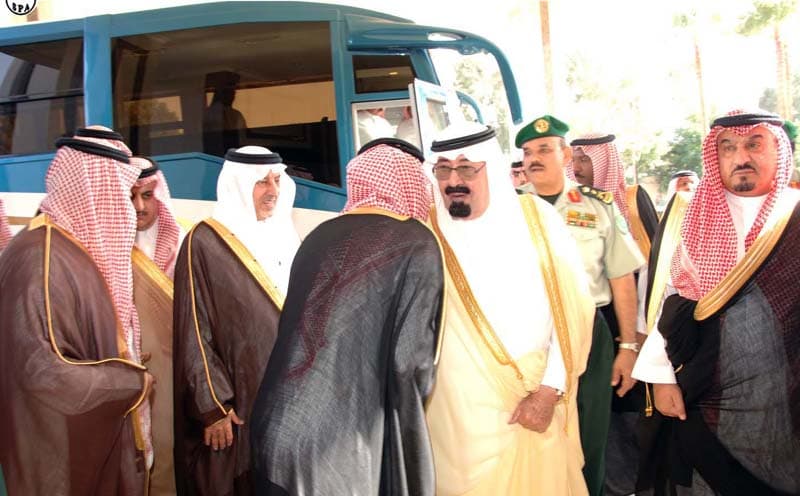 خادم الحرمين الشريفين يصل إلى الطائف قادما من جدة
