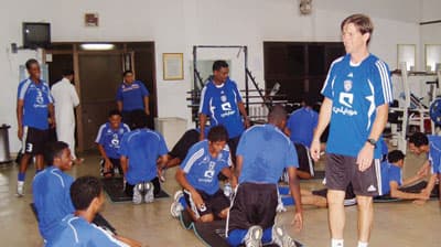 الهلال يكسب كلوج.. والصويلح يعدل غلطة الدعيع