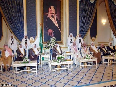 النائب الثاني يستقبل الأمراء و المشايخ و جمعاً من المواطنين