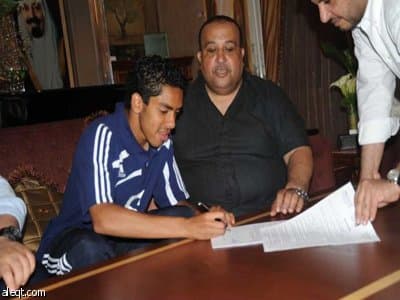 الهلال يقطع الطريق على منافسية ويجدد مع ياسر حتى 2014