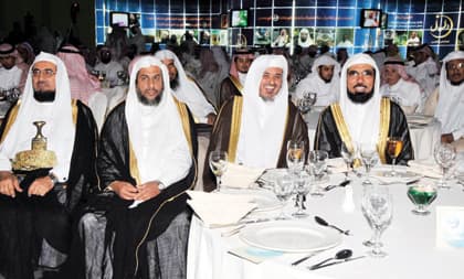 قناة دليل الفضائية تستعرض خريطة برامجها الرمضانية