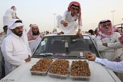 مزاد في بريدة لبيع أجود أصناف التمور خلال مهرجان التمور السنوي.