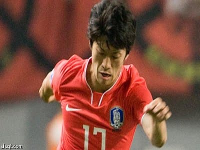 بولتون يتعاقد مع الجناح الكوري لي تشونج