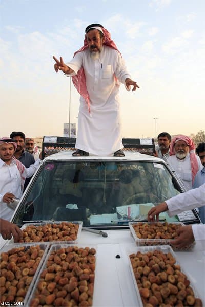 مدينة التمور في القصيم تكتظ بالزوار مع قرب حلول شهر رمضان المبارك