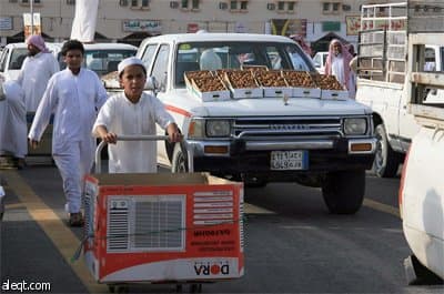 مدينة التمور في القصيم تكتظ بالزوار مع قرب حلول شهر رمضان المبارك
