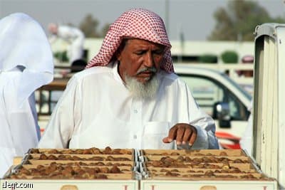 مدينة التمور في القصيم تكتظ بالزوار مع قرب حلول شهر رمضان المبارك