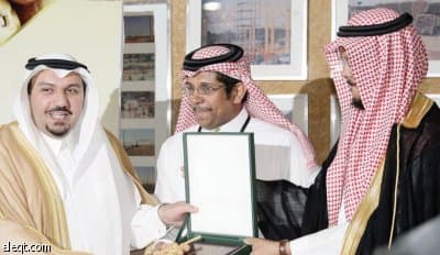 الأمير فيصل بن مشعل يكرم الرعاة