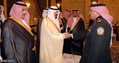 الملك يستقبل الأمراء والوزراء وكبار المسؤولين والعلماء والمواطنين