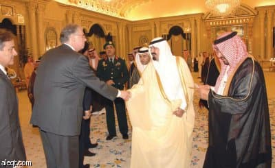 خادم الحرمين يستقبل عمداء المجموعات الدبلوماسية المعتمدة لدى المملكة