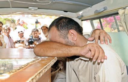 مسلحون مجهولون يغتالون صحافيا أفغانيا