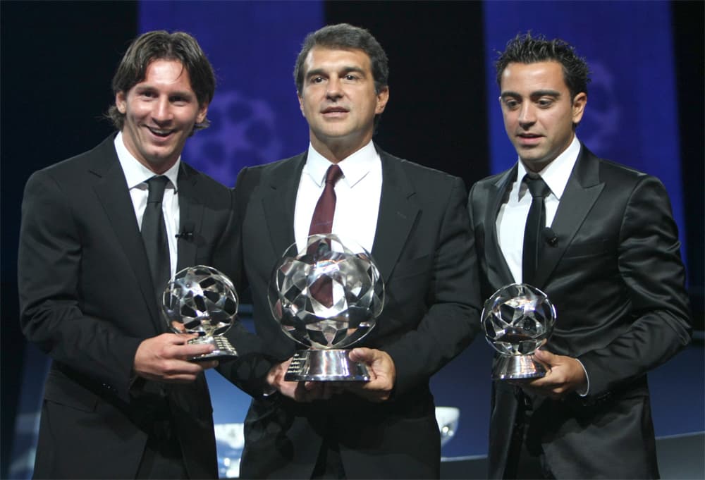 اختار الاتحاد الأوروبي لكرة القدم مهاجم منتخب الأرجنتين ليونيل ميسي أفضل لاعب في مسابقة دوري أبطال أوروبا الموسم الماضي، واختير 