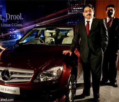 مرسيدس بنز تطلق C200  من الفئة سي C-class في مدينة كلكتا شرق الهند.