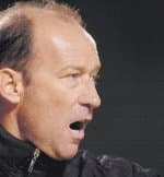 منع كالديرون من السفر