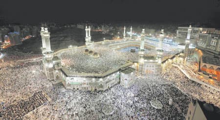 ليلة  27 من رمضان في الحرم المكي.. يضيئها مليونا مسلم