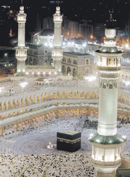 ليلة  27 من رمضان في الحرم المكي.. يضيئها مليونا مسلم