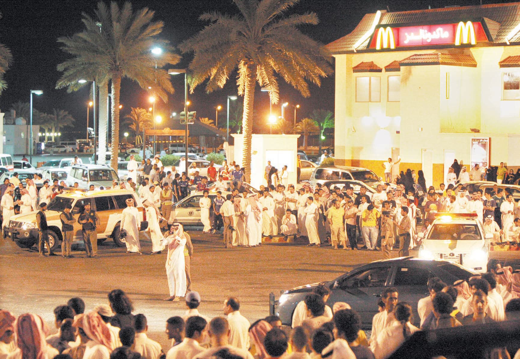 الشرقية: جلد 20 شاباً شاركوا في أعمال تخريب