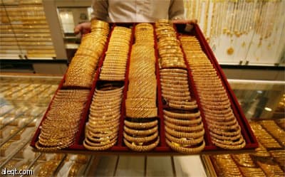الذهب يرتفع لمستوى قياسي جديد مع تعثر الدولار
