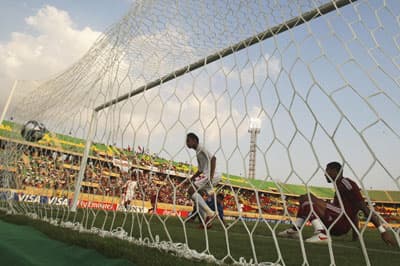 الإمارات تحمل الحلم العربي معها إلى دور الثمانية في كأس العالم