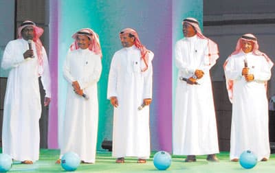 «زين» تطلق شعارها بـ «تسحيبات» الثنيان وعروض الإنجليز