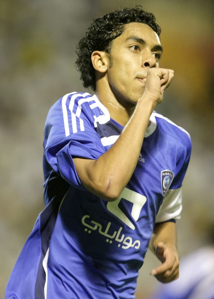 انفرد فريق الهلال الأولمبي لكرة القدم بصدارة ترتيب المجموعة الأولى بـ ''12 نقطة'' من كأس الأمير فيصل بن فهد بعد فوزه على غريمه ا
