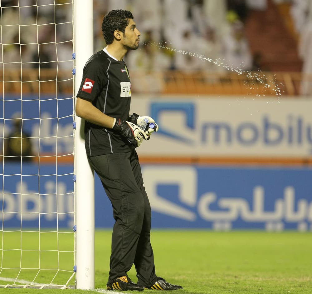 انفرد فريق الهلال الأولمبي لكرة القدم بصدارة ترتيب المجموعة الأولى بـ ''12 نقطة'' من كأس الأمير فيصل بن فهد بعد فوزه على غريمه ا