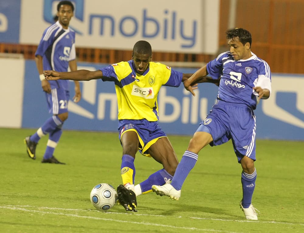 انفرد فريق الهلال الأولمبي لكرة القدم بصدارة ترتيب المجموعة الأولى بـ ''12 نقطة'' من كأس الأمير فيصل بن فهد بعد فوزه على غريمه ا