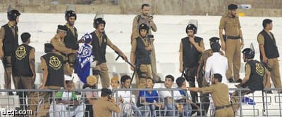 شغب يشوّه متعة الأهلي والهلال.. و«الانضباط»: لاتعليق