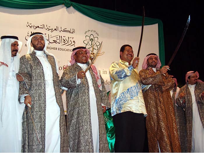 شقيق ملك ماليزيا في احتفاء الملحقية السعودية باليوم الوطني