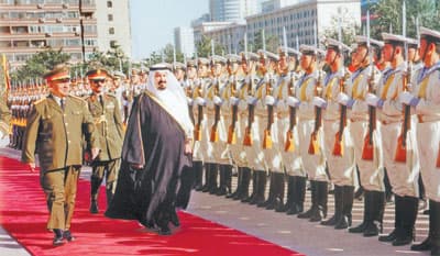 «مع بروق الخير في رحلاته الخارجية» يعرض زيارات الأمير سلطان إلى 13 دولة