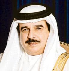 ملك البحرين يمنح نجله واثنين من أعمامه لقب «أمير»
