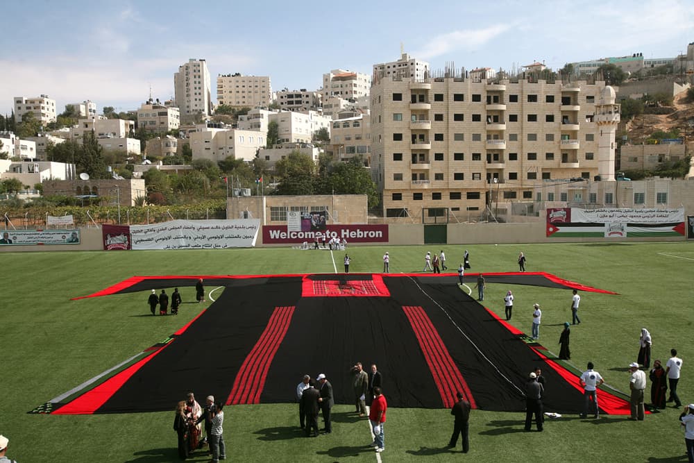 أطول ثوب فلسطيني في العالم يدخل موسوعة غينيس