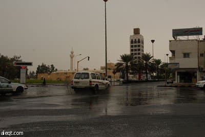 الأمطار تتواصل على حائل ..ووادي الرمه الجنوبي يسيل