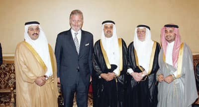 الأمير فيليب يقلد العثمان وسام ملك بلجيكا من الدرجة الأولى