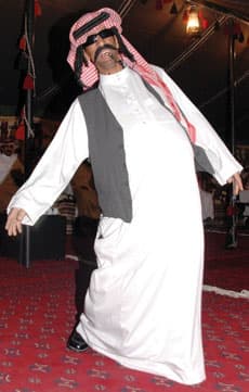 عاطلون سعوديون يجدون في «التهريج» مصدرا للرزق