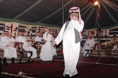 عاطلون سعوديون يجدون في «التهريج» مصدرا للرزق