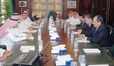 وفد منظمة العمل العربية يزور  «التأمينات»